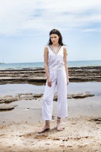 Linen blend v-neck top with knitted details ivory