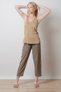 Lurex v-neck sleevless basic top tan gold