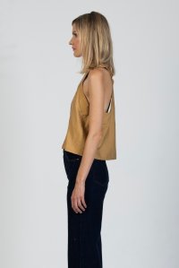 Sleeveless cropped top with knitted details camel