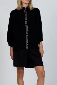 Crepe marocaine shirt with handmade knitted detaills black