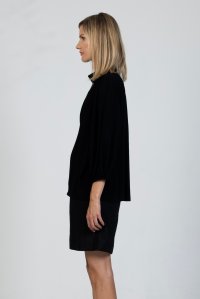 Crepe marocaine shirt with handmade knitted detaills black