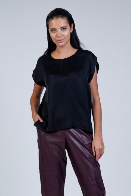 Satin short sleeved blouse with knitted details black