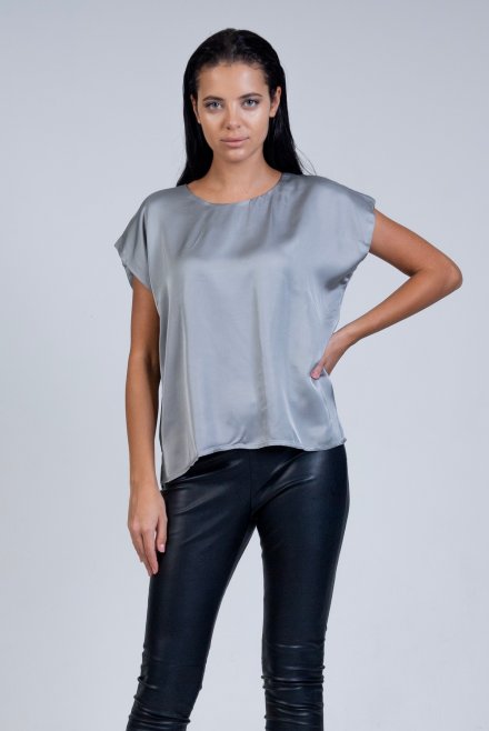 Satin short sleeved blouse with knitted details grey