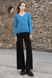 Wool blend v-neck sweater carribean blue