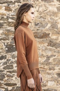 Viscose blend turtleneck sweater amber brown