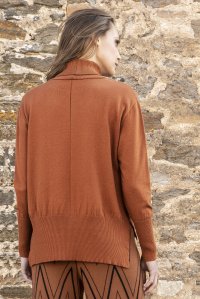 Viscose blend turtleneck sweater amber brown