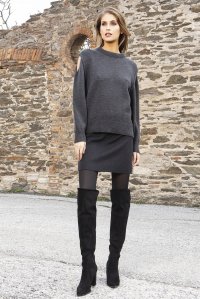 Cut-out sweater black-ivory