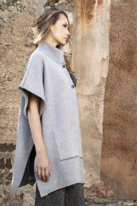 Knitted poncho medium grey