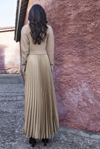 Knitted-pleated dress camel