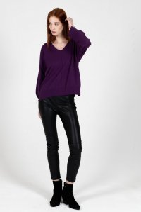 Viscose blend  v-neck sweater violet