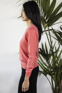 Wool blend v-neck sweater camelia rose