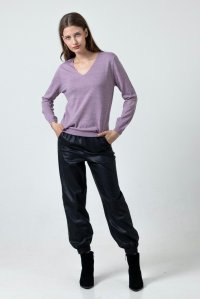 Wool blend v-neck sweater violet