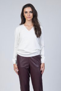 Wool blend v-neck sweater ivory