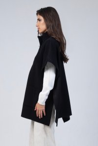 Knitted poncho black