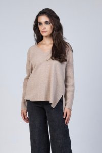 Wool v-neck  sweater beige