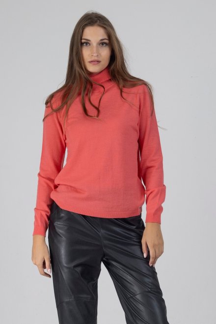 Wool blend turtleneck sweater camelia rose