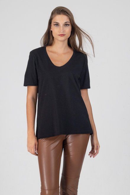 v-neck short sleeve black