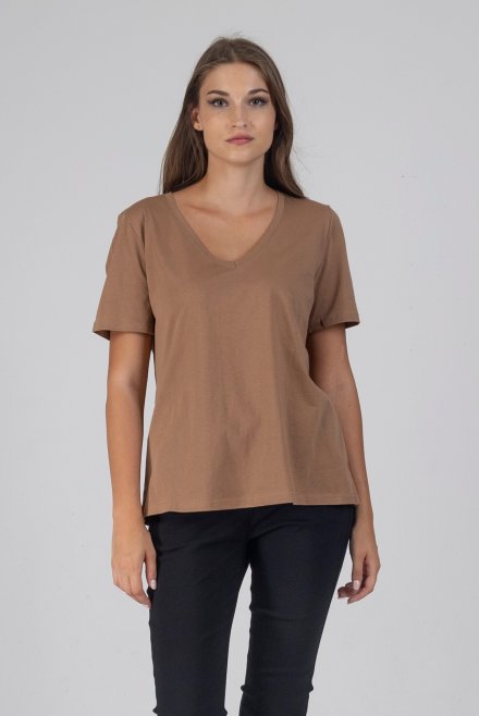 v-neck short sleeve camel