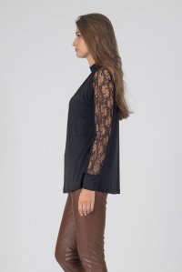 Blouse with tulle sleeve black