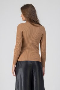 Turtleneck sweater camel