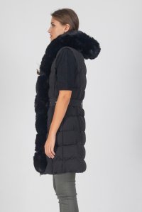 Belted mid length quilted sleeveless down jacket with faux fur noir