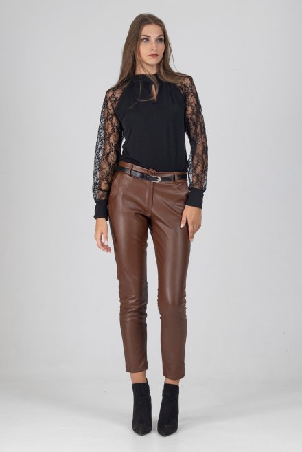 Classic faux leather belted pants with romantic front pockets chocolate