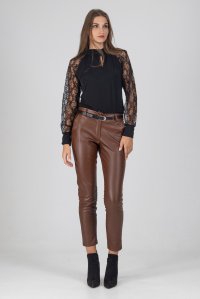 Classic faux leather belted pants with romantic front pockets chocolate