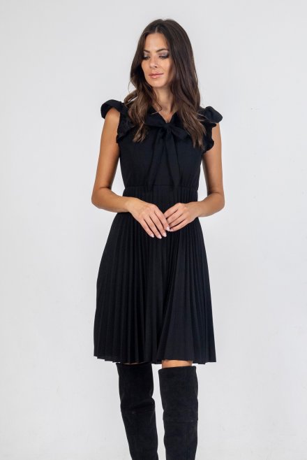 Dress with pleated details black