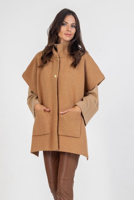 Knitted poncho camel