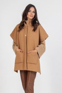 Knitted poncho camel