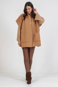 Knitted poncho camel