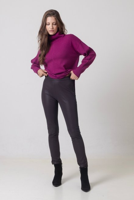 Faux leather mat effect leggings dark purple