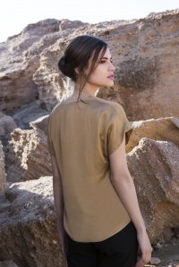 Satin ''V''-neck top gold