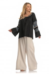 Blouse with knitted ancient greek style in the sleeves black